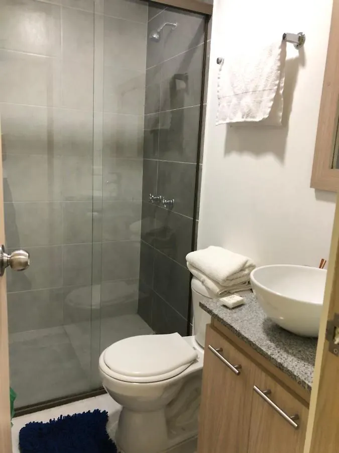 מדיין Apartahotel Montini מלון דירות